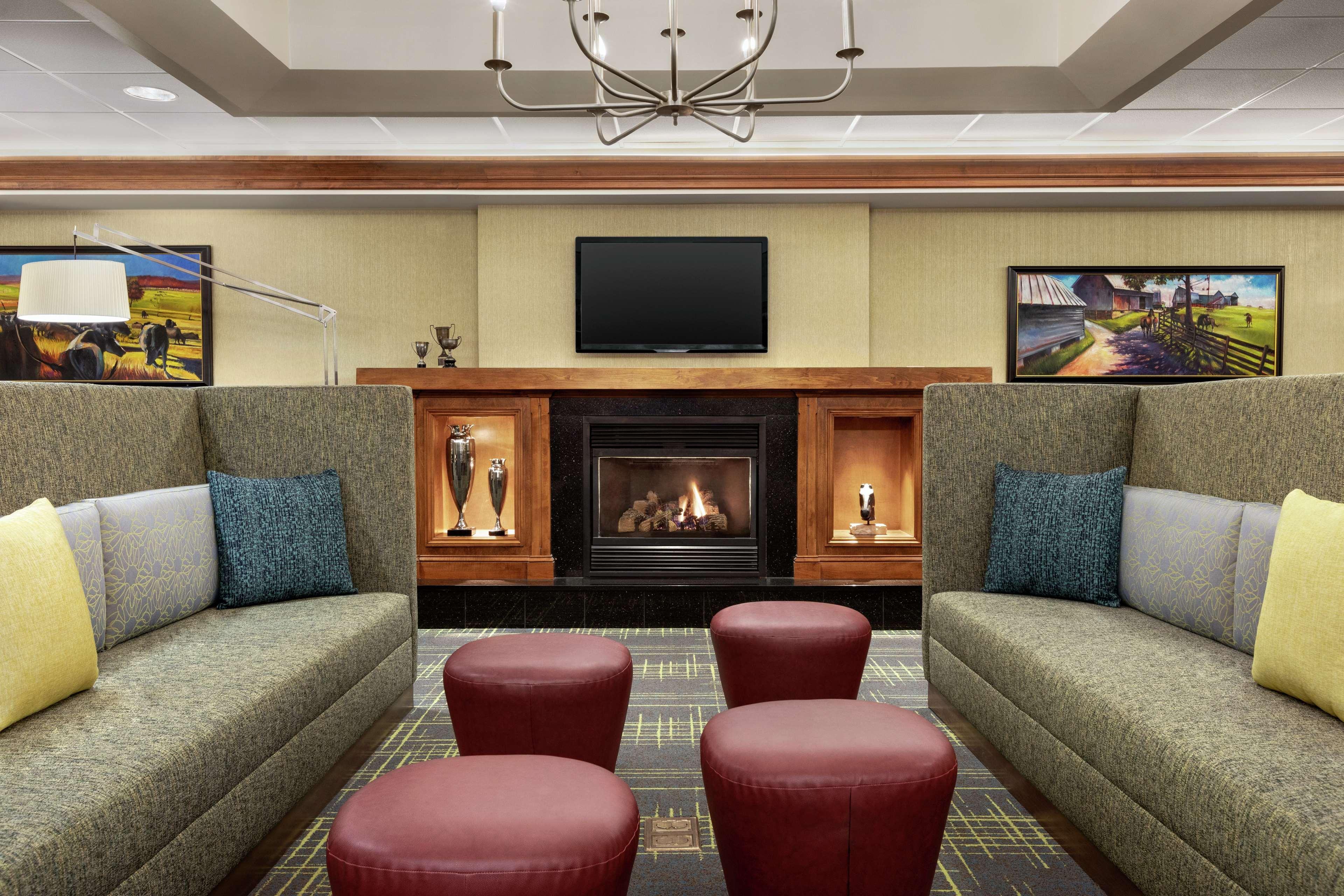 Hampton Inn & Suites Frederick/Fort Detrick Bagian luar foto