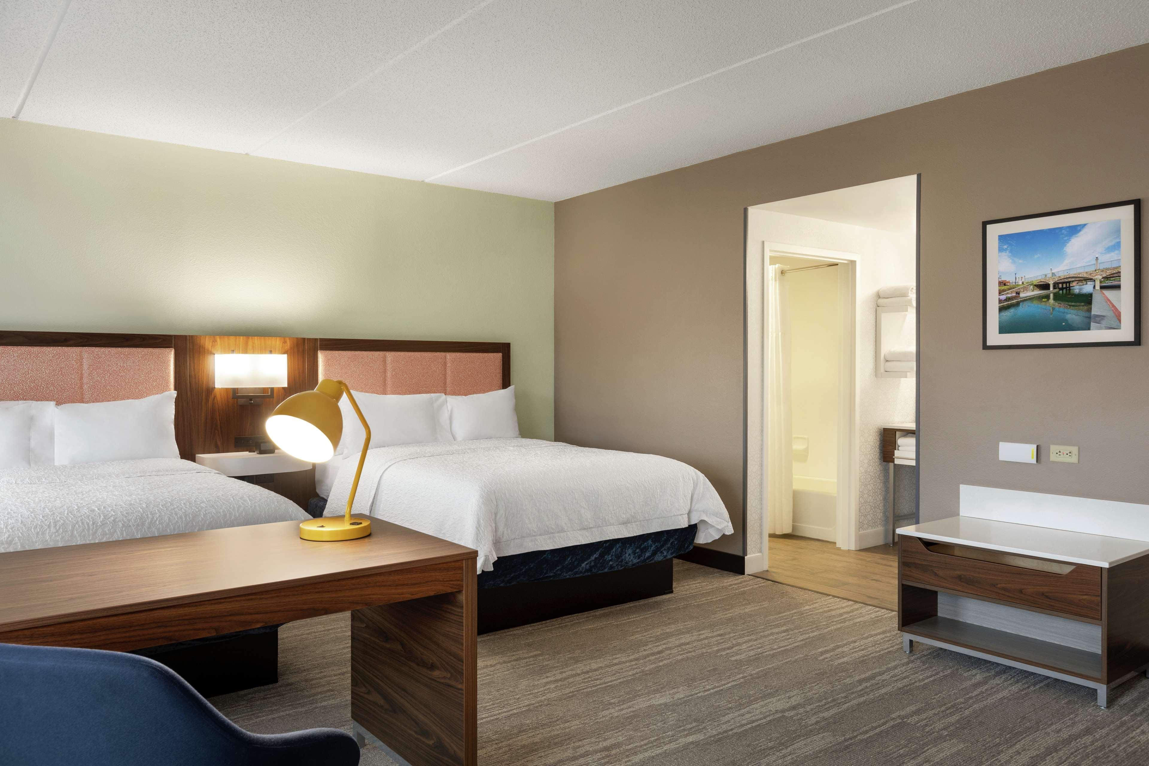 Hampton Inn & Suites Frederick/Fort Detrick Bagian luar foto