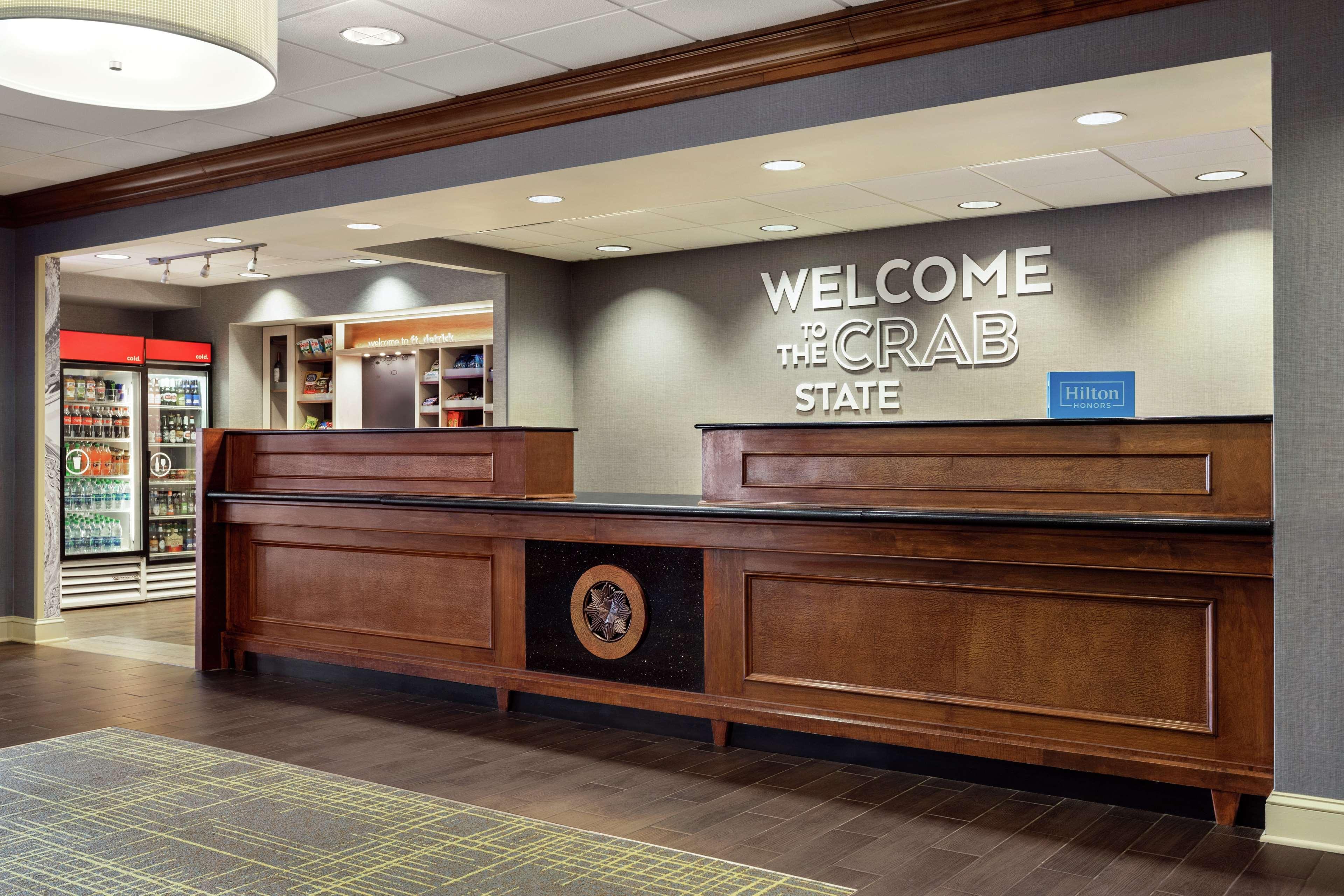 Hampton Inn & Suites Frederick/Fort Detrick Bagian luar foto