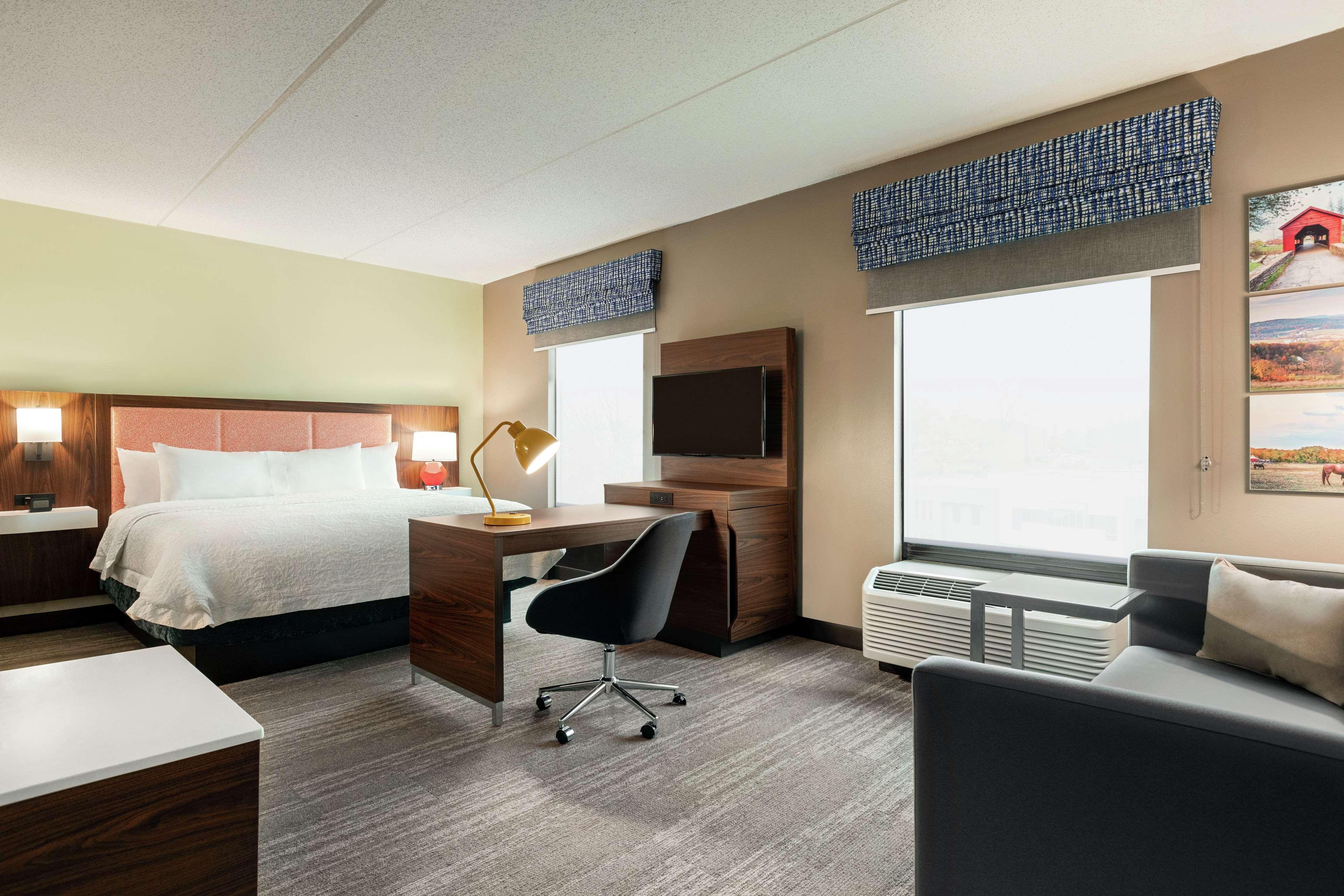 Hampton Inn & Suites Frederick/Fort Detrick Bagian luar foto