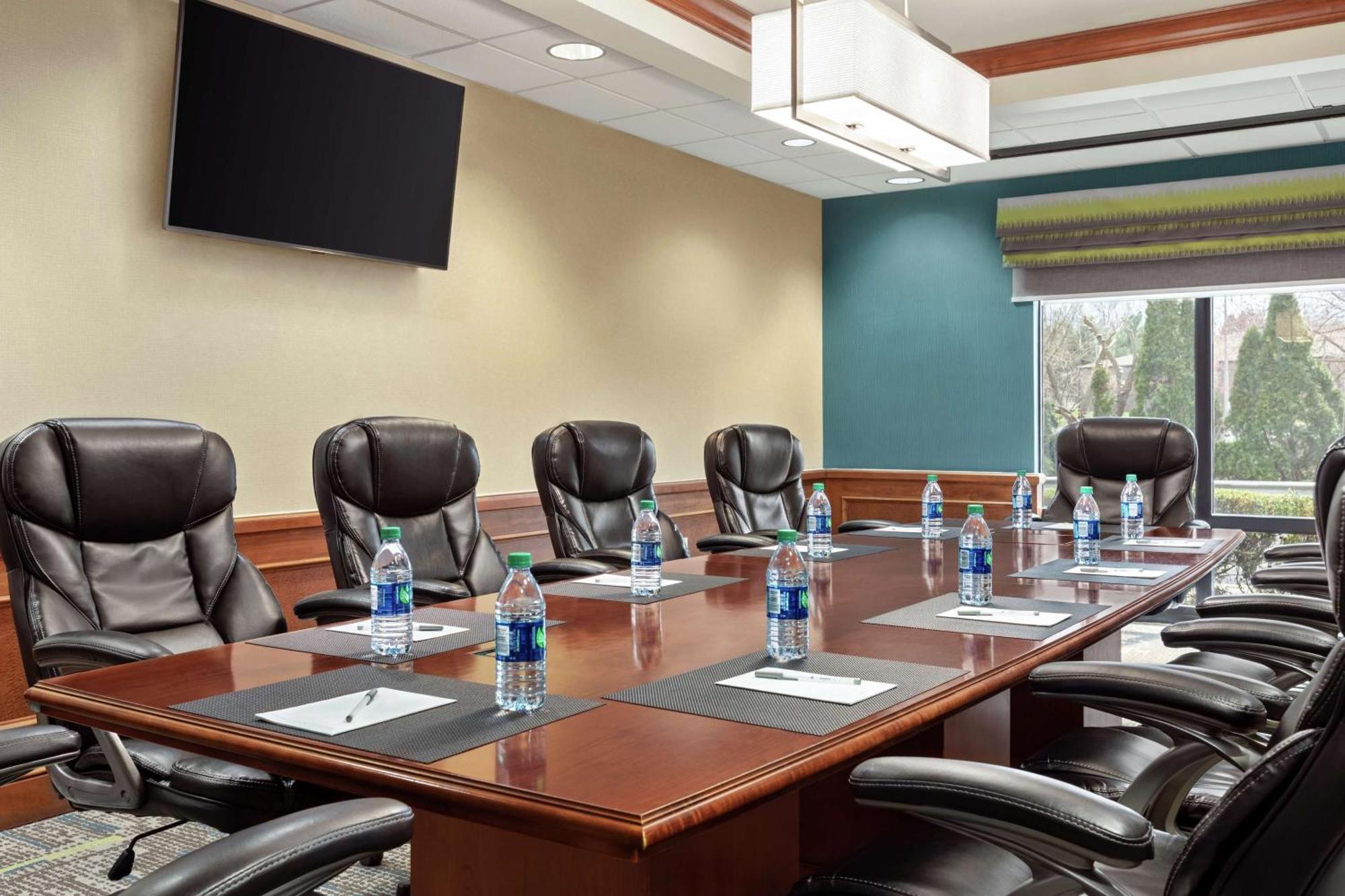 Hampton Inn & Suites Frederick/Fort Detrick Bagian luar foto