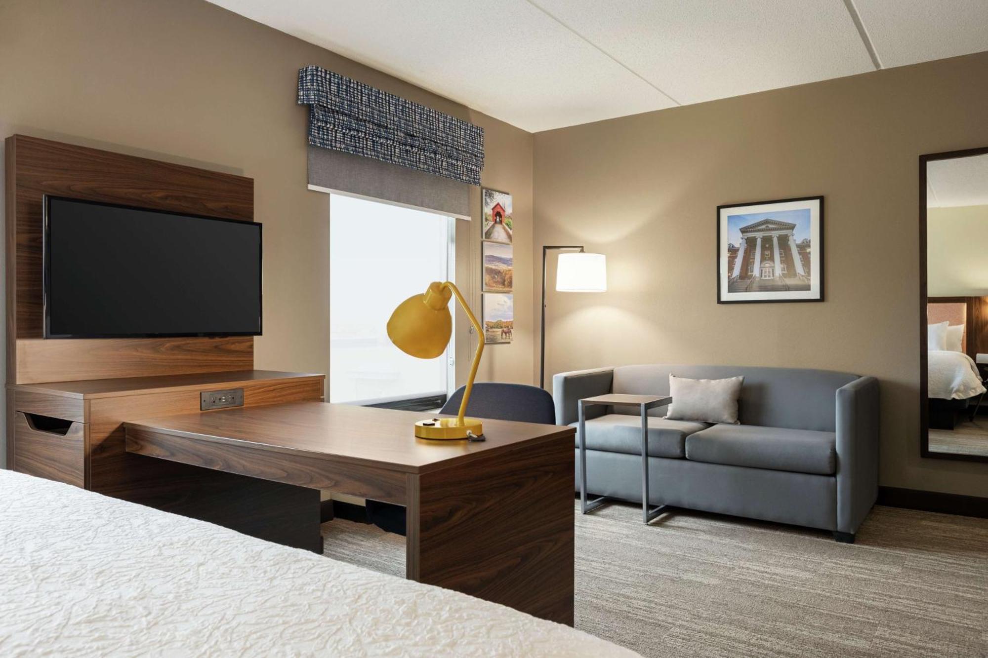 Hampton Inn & Suites Frederick/Fort Detrick Bagian luar foto