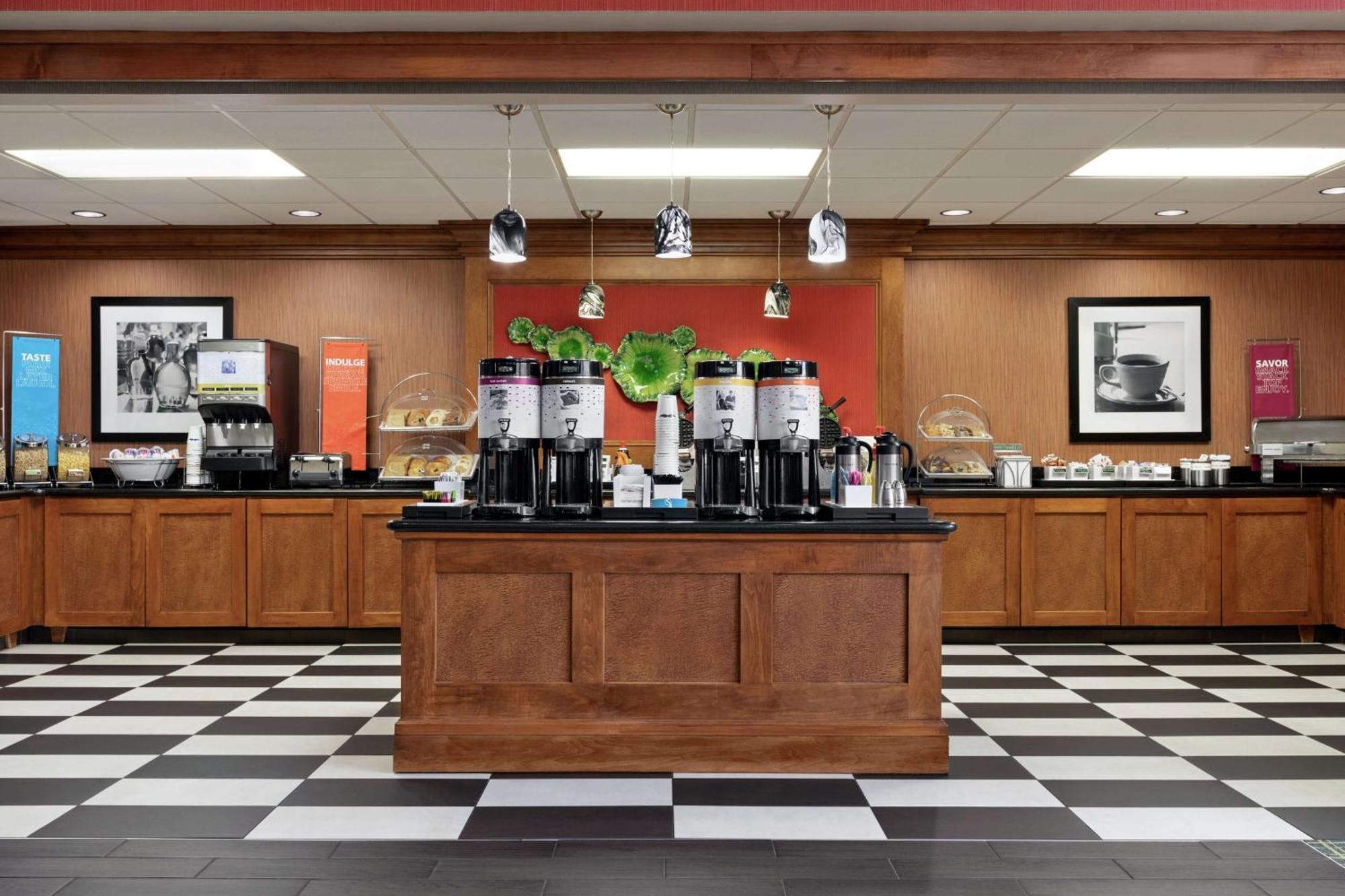 Hampton Inn & Suites Frederick/Fort Detrick Bagian luar foto