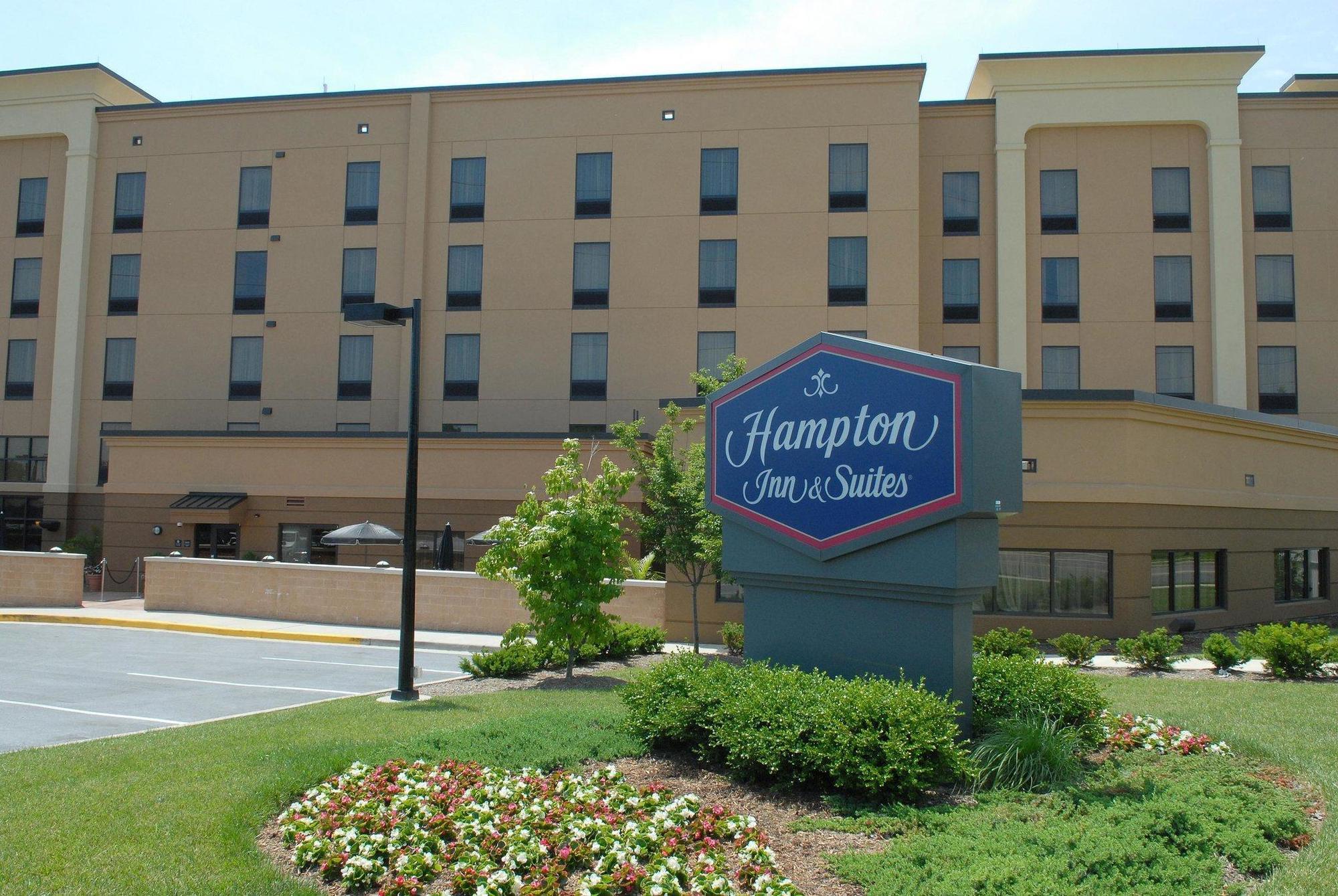 Hampton Inn & Suites Frederick/Fort Detrick Bagian luar foto