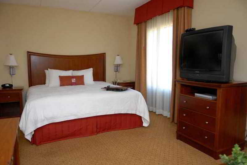 Hampton Inn & Suites Frederick/Fort Detrick Ruang foto