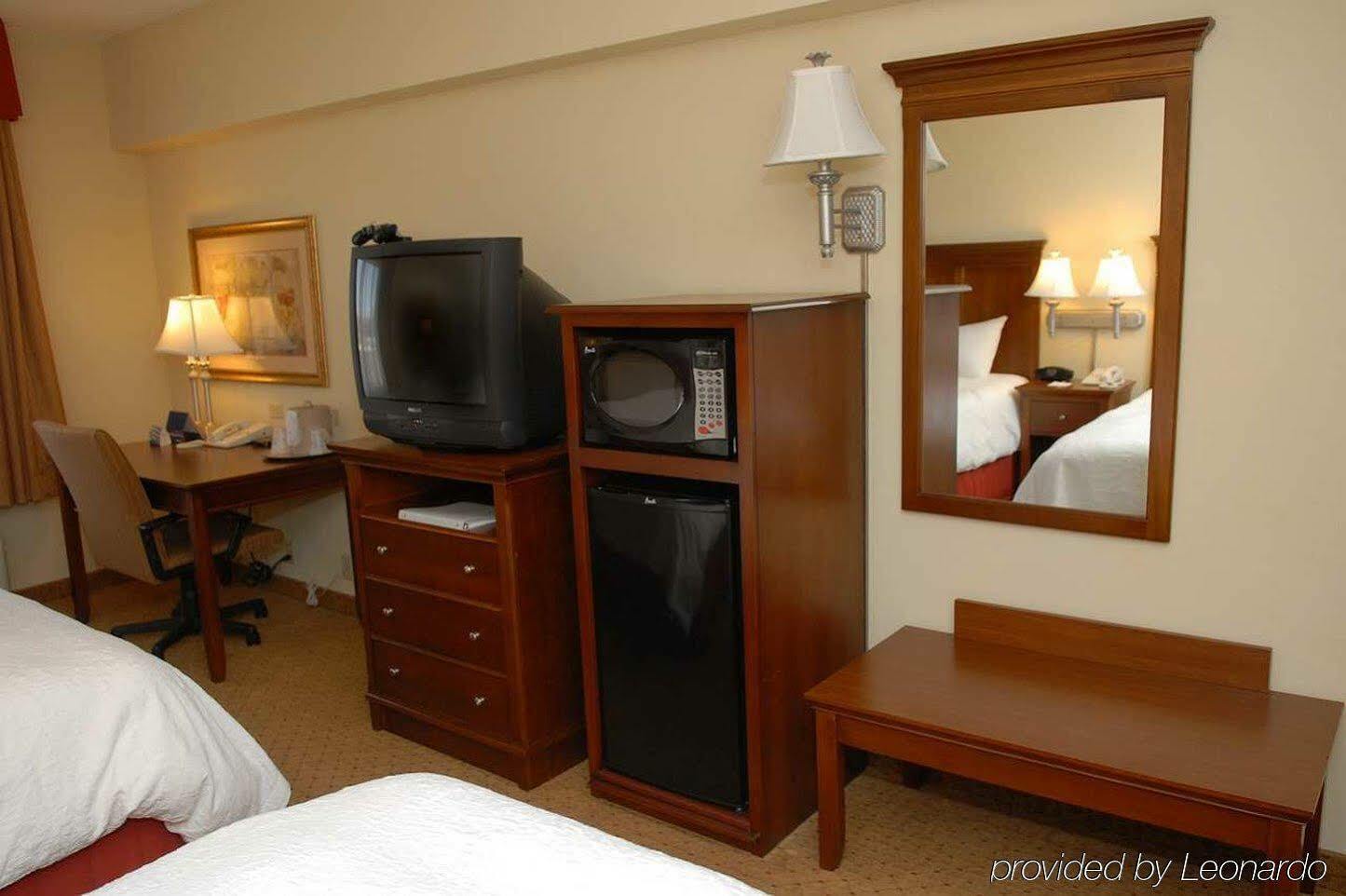 Hampton Inn & Suites Frederick/Fort Detrick Bagian luar foto